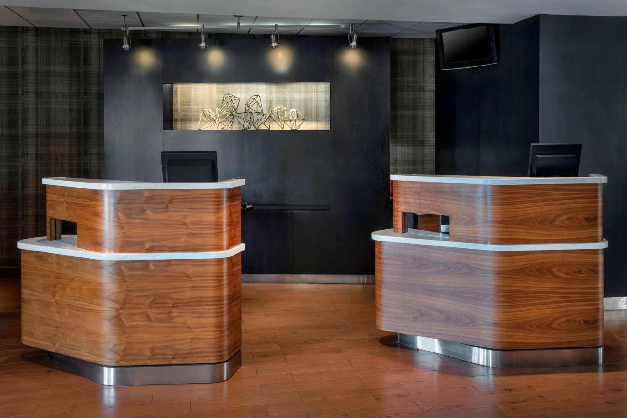 Hotel Courtyard Newark Liberty International Airport Extérieur photo