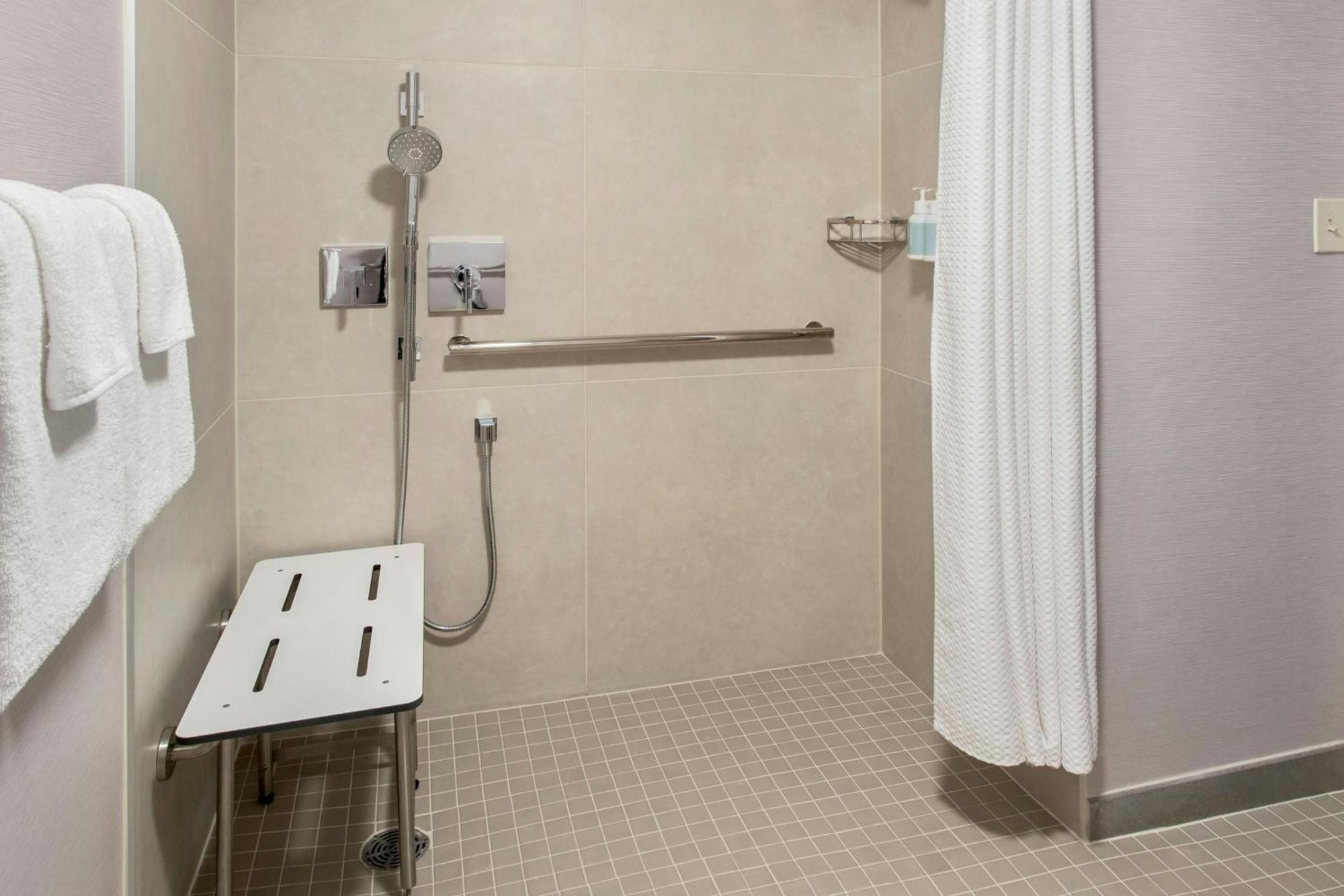 Hotel Courtyard Newark Liberty International Airport Extérieur photo