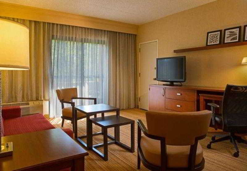 Hotel Courtyard Newark Liberty International Airport Extérieur photo