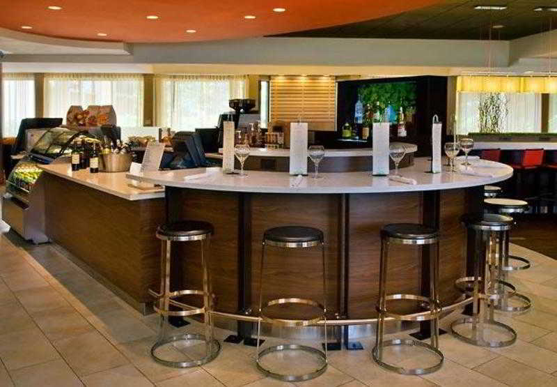 Hotel Courtyard Newark Liberty International Airport Extérieur photo