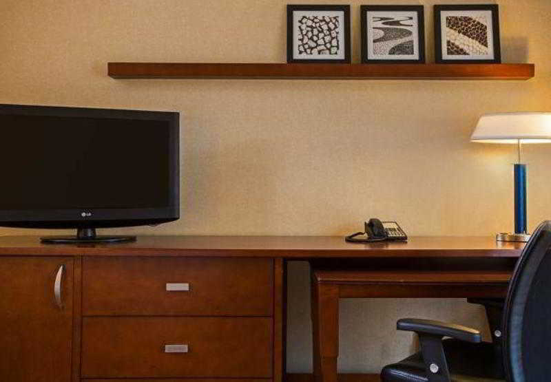 Hotel Courtyard Newark Liberty International Airport Extérieur photo