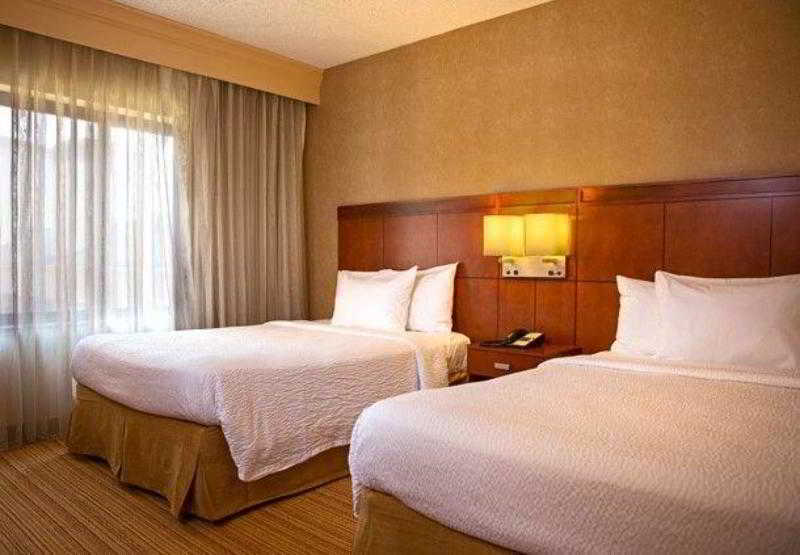 Hotel Courtyard Newark Liberty International Airport Extérieur photo