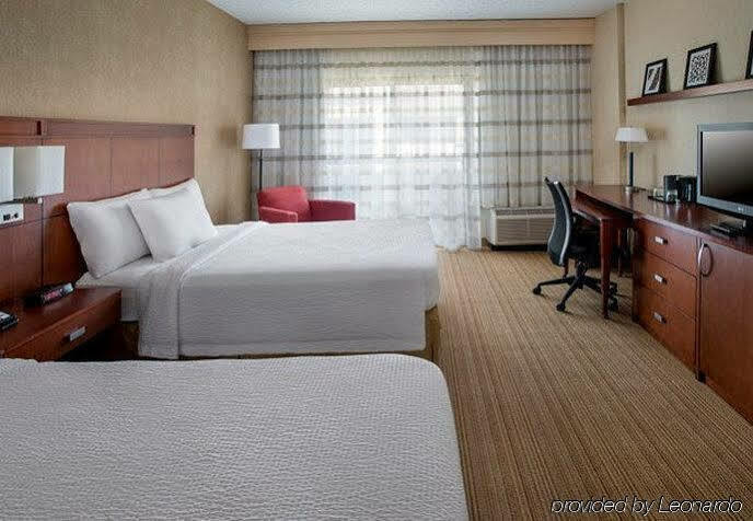 Hotel Courtyard Newark Liberty International Airport Extérieur photo